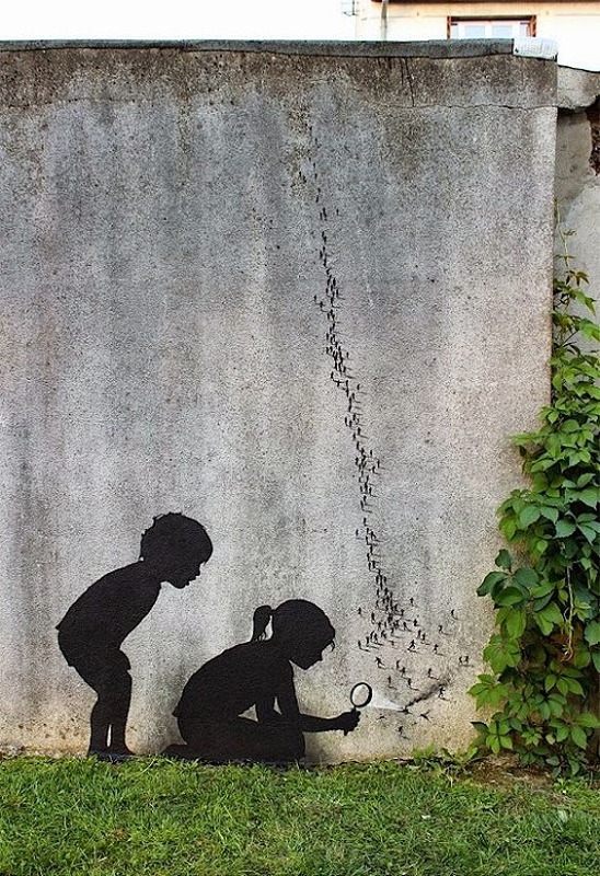 Une parfaite interaction du Street-Art et de la nature – WikiLinks