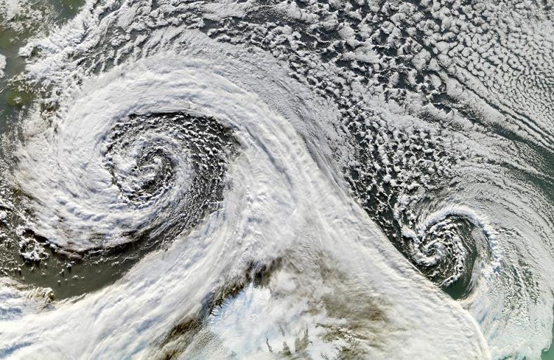 Double Cyclone - Islande Wikilinks.fr