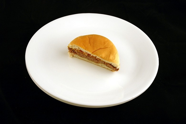 Cheeseburger 75 grammes = 200 calories