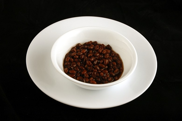 Haricots noirs en conserve 186 grammes = 200 calories