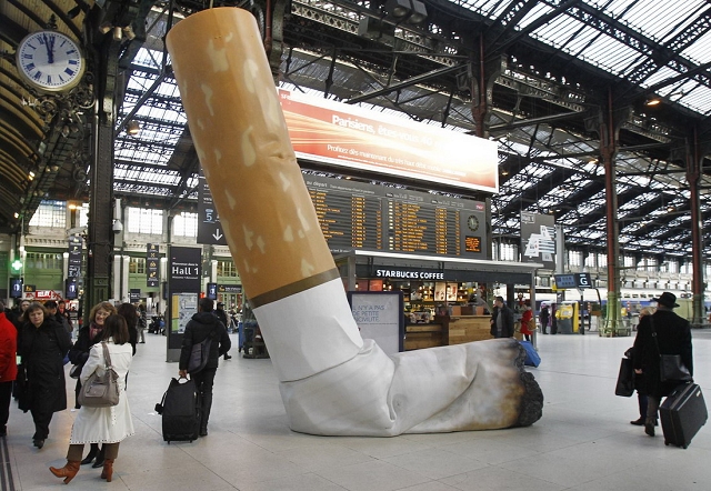 Cigarette geante gare de Lyon