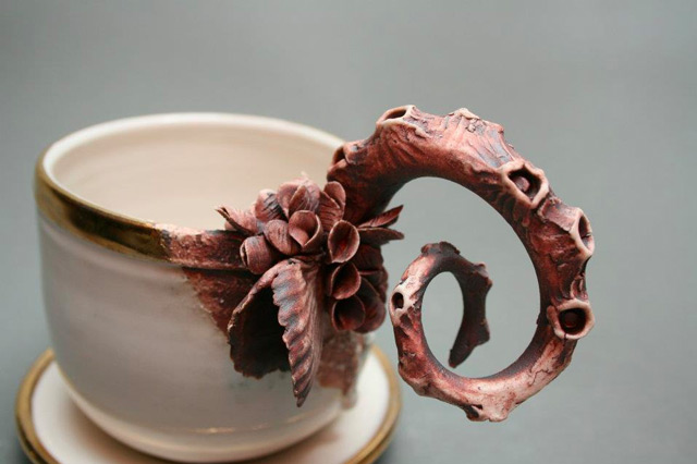 Mary O'Malley - La vie aquatique dans des objets en porcelaine