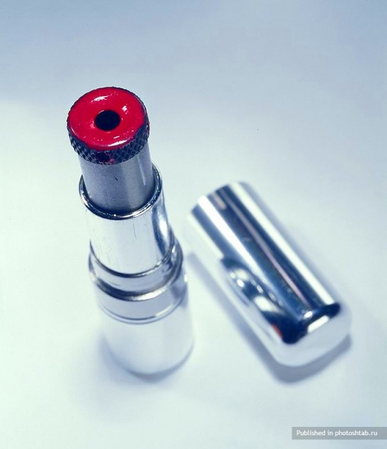 Pistolet caché dans un tube à Rouge à lèvres