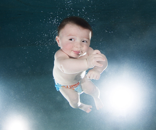 cours-natation-BEBE-piscine-enfant-danger-10
