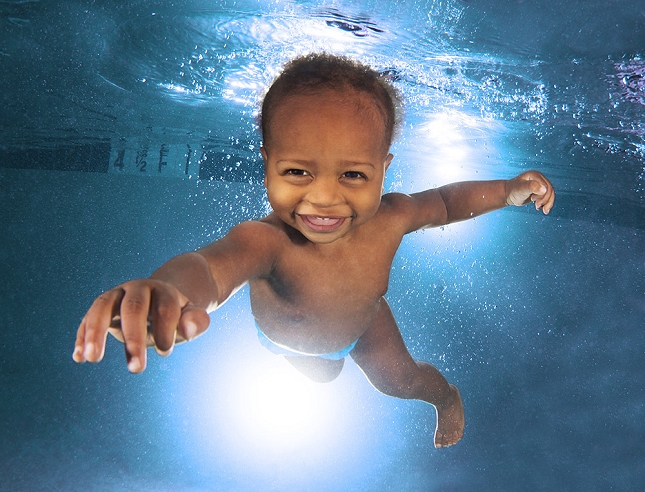 cours-natation-BEBE-piscine-enfant-danger-3