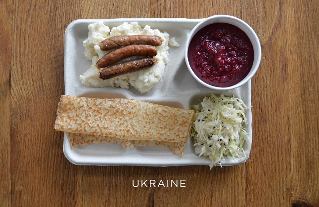 plateaux-repas-cantineUkraine