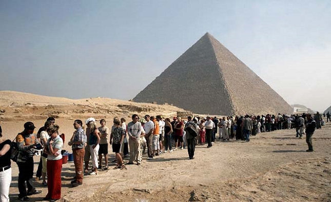 Exploration de la beauté des pyramides de Gizeh, au Caire, en Egypte-Realité